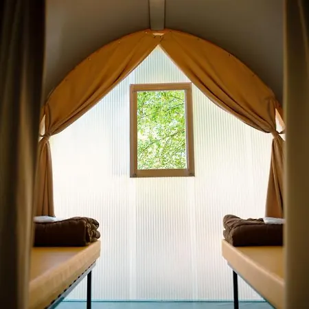 Aloha 4etoiles مكان تخييم Sampzon