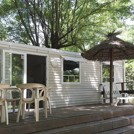 キャンプ場 Aloha 4etoiles Sampzon